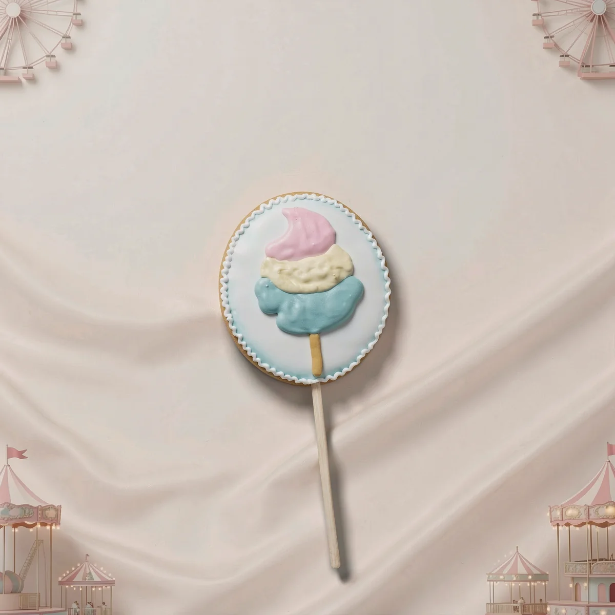 Bolacha Algodão Doce decorada à mão com glacê real em tons candy, tema parque de diversões