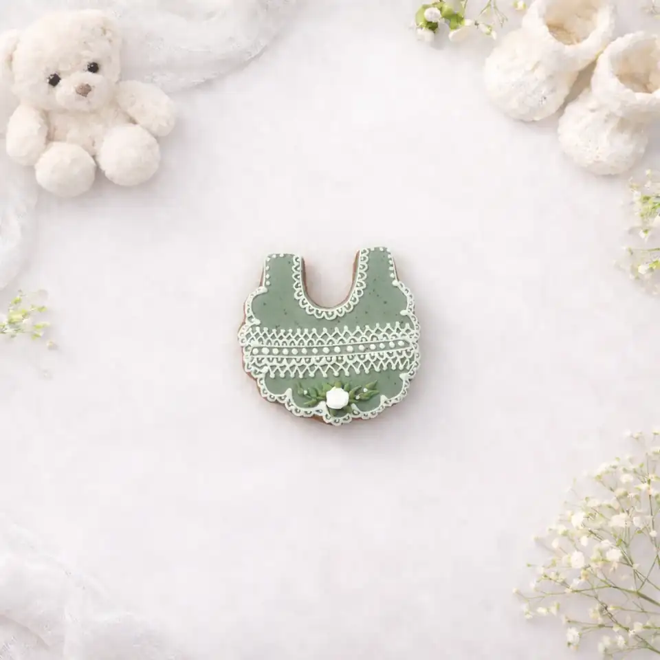 Bolacha de Especiarias Babador Verde Sálvia — Chá de Bebê (30g | Embalada Individualmente)