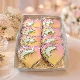 Caixa com 8 Bolachas de Coração Decoradas à Mão
